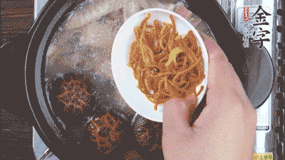 放蟲草花再煮10分鐘。