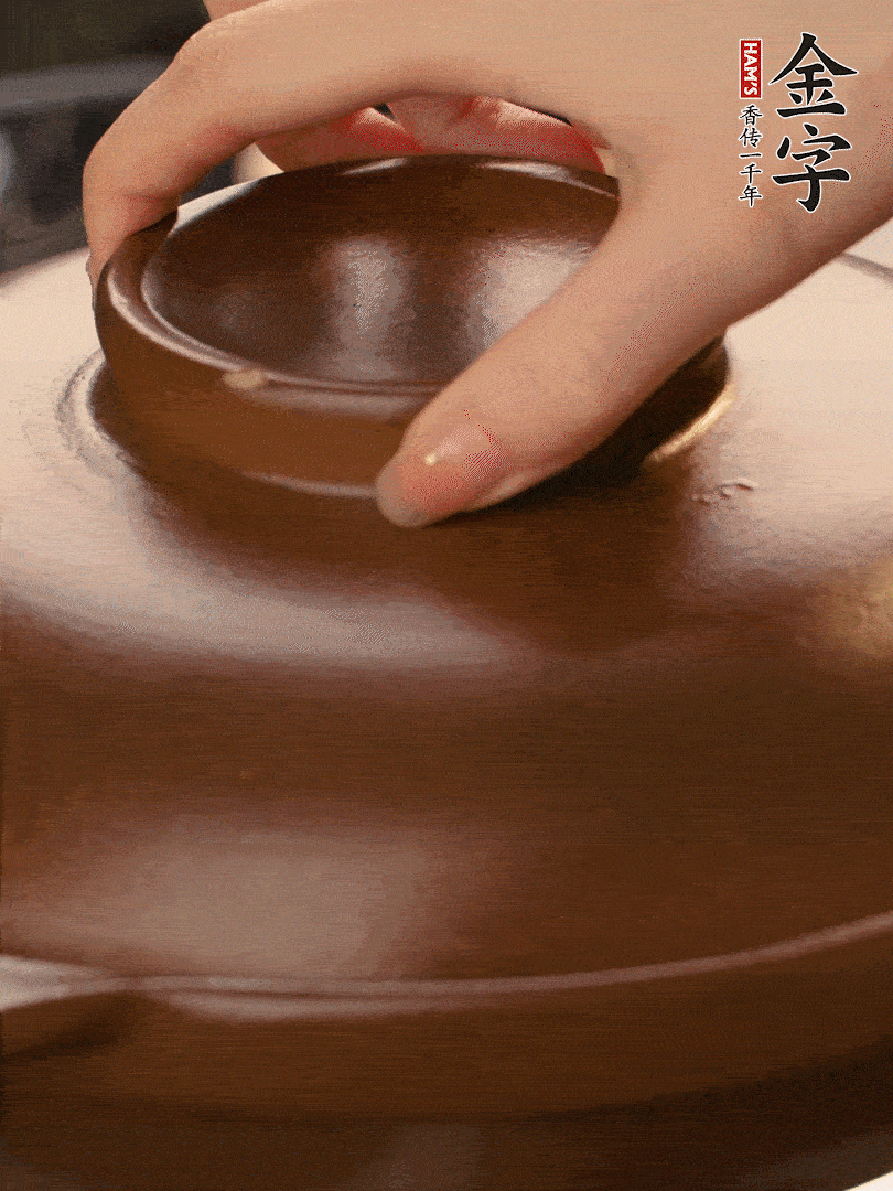 再下日本豆腐煮3分鐘。