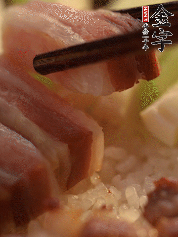 轉(zhuǎn)小火，繼續(xù)蓋蓋子燜2-3分鐘。