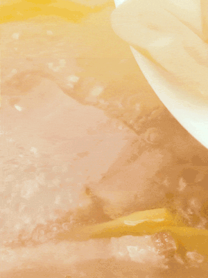 金字咸肉、火腿、春筍 通通放入鍋中小煮30分鐘